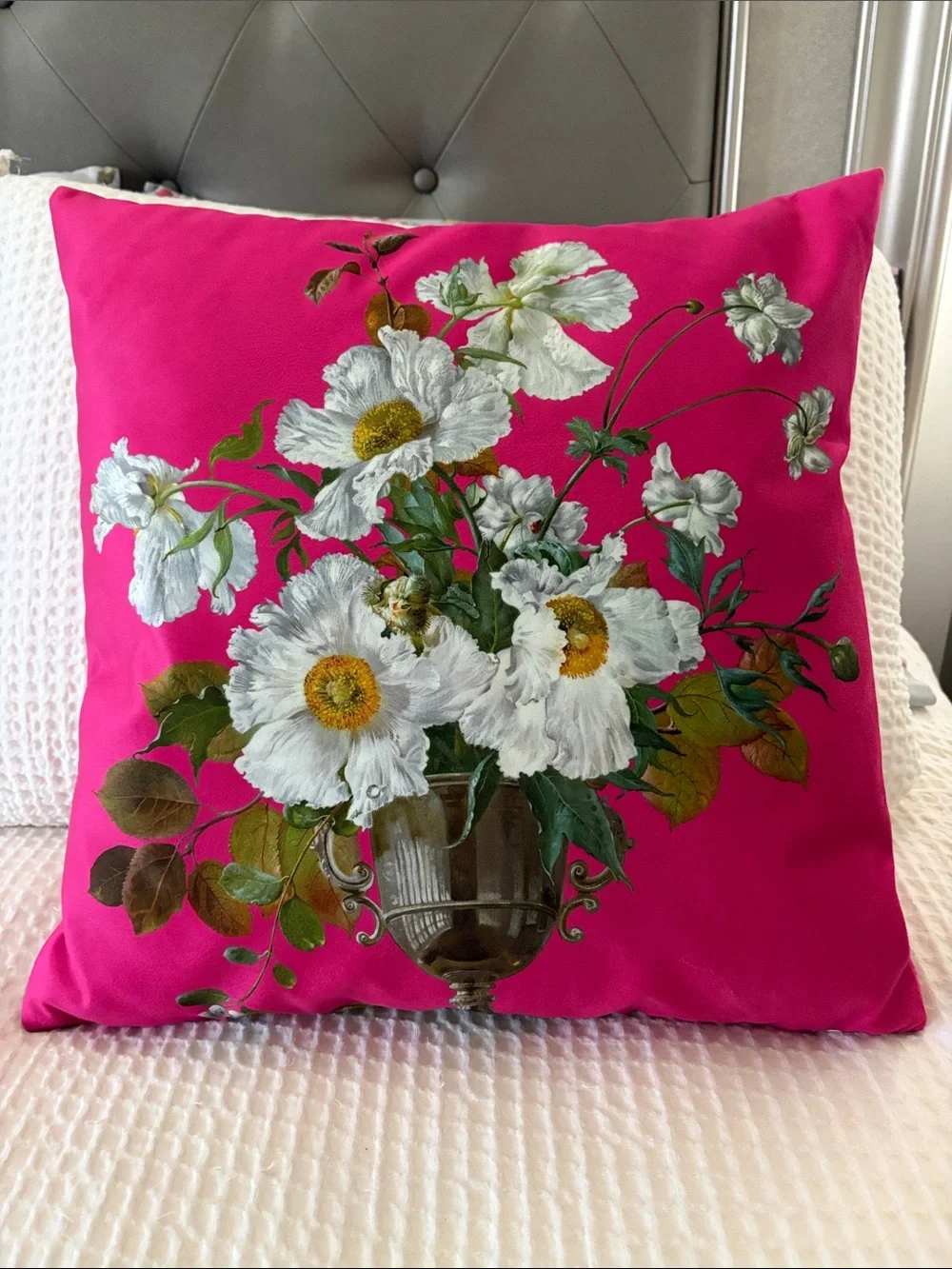 Decorative pillow covers like new condition
